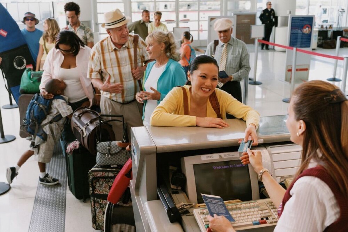the essential don ts of airport check in tips from wolters world