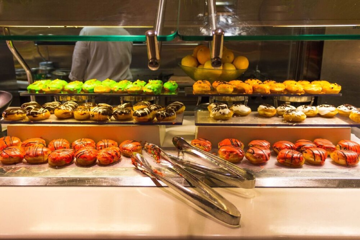 cruise food drink hacks insider tips for a more enjoyable vacation