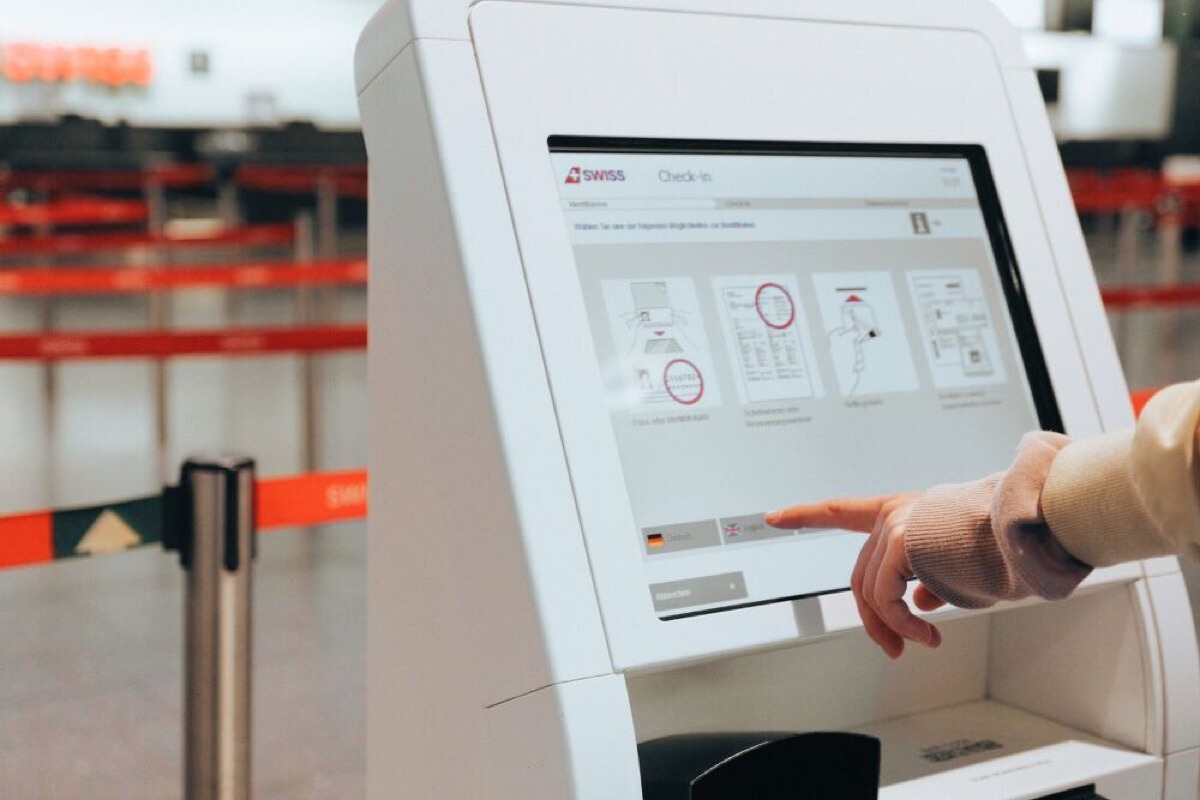 the essential don ts of airport check in tips from wolters world